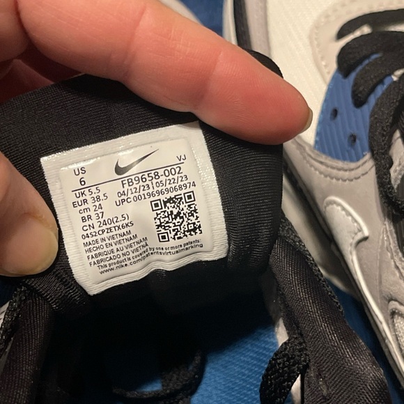 Nike Air Max Sneakers in Black, White, and Blue - Picture 3 of 11